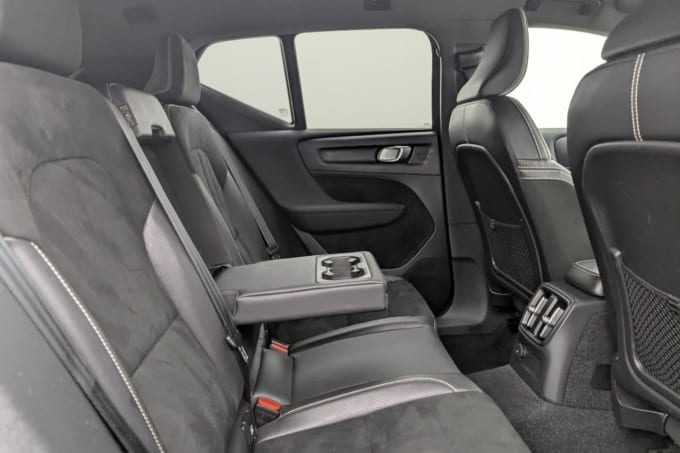 2025 Volvo Xc40