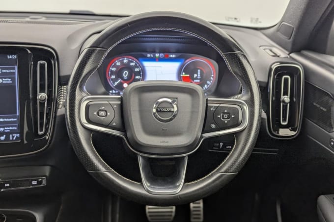 2025 Volvo Xc40