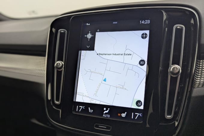 2025 Volvo Xc40