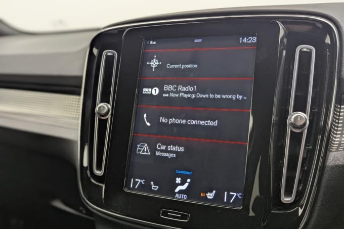 2025 Volvo Xc40
