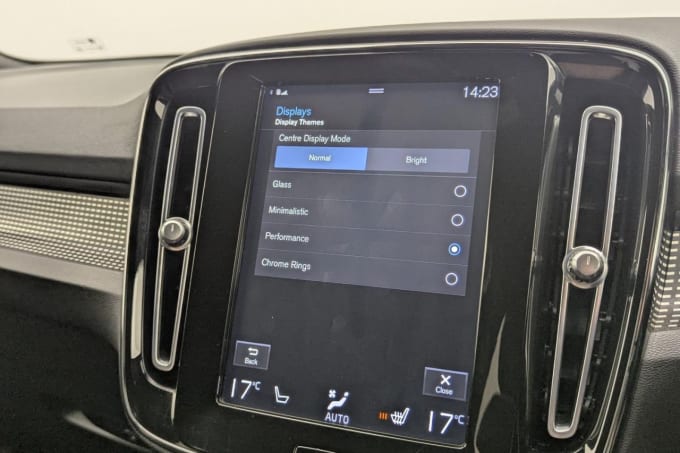 2025 Volvo Xc40