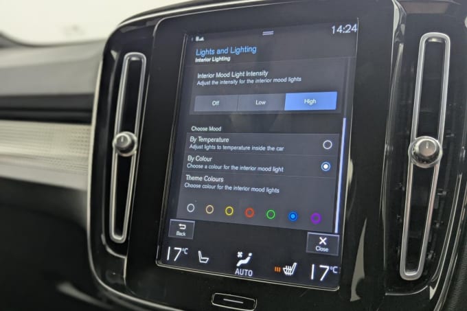 2025 Volvo Xc40