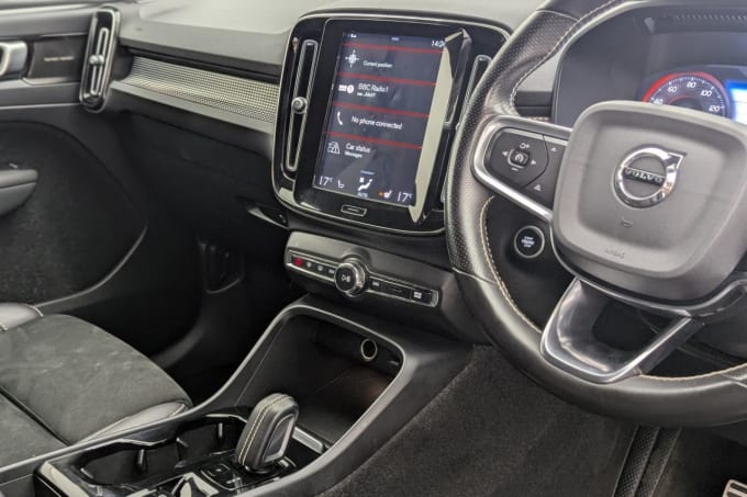 2025 Volvo Xc40