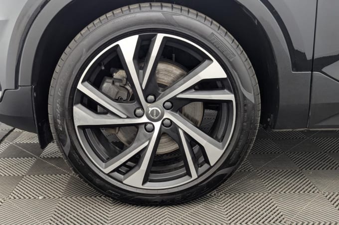 2025 Volvo Xc40