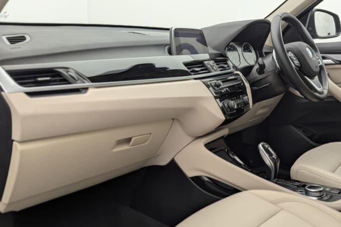 2025 BMW X1