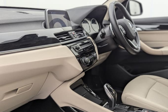 2025 BMW X1