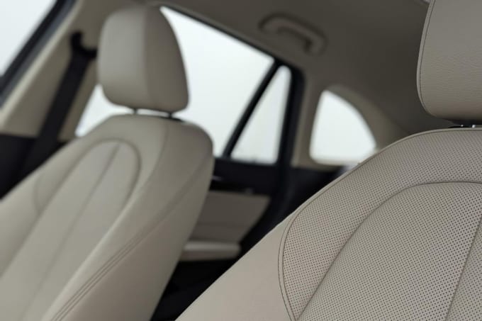 2025 BMW X1