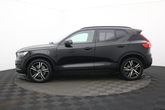 2025 Volvo Xc40