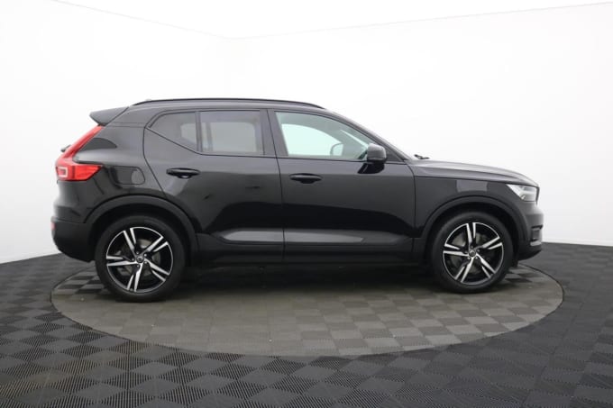 2025 Volvo Xc40
