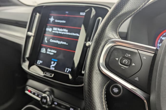 2025 Volvo Xc40