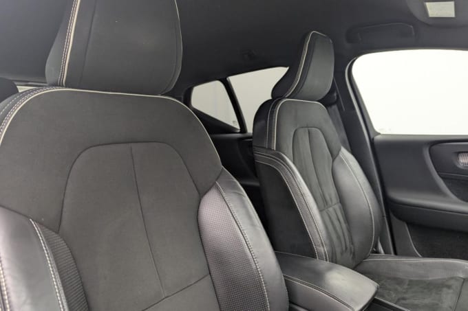 2025 Volvo Xc40