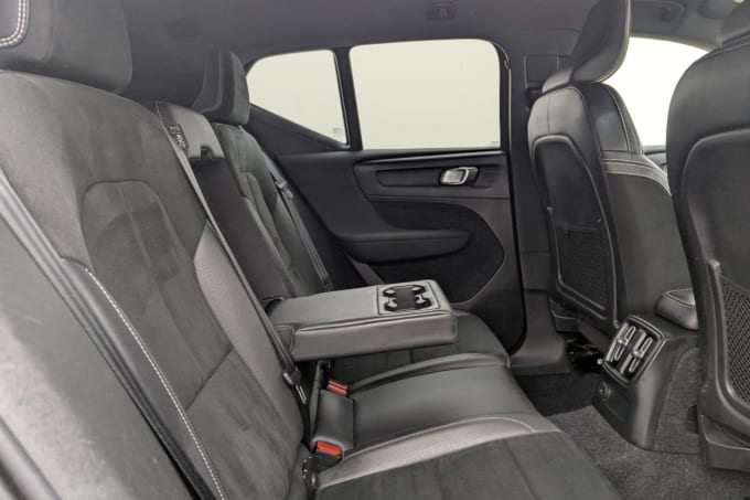 2025 Volvo Xc40