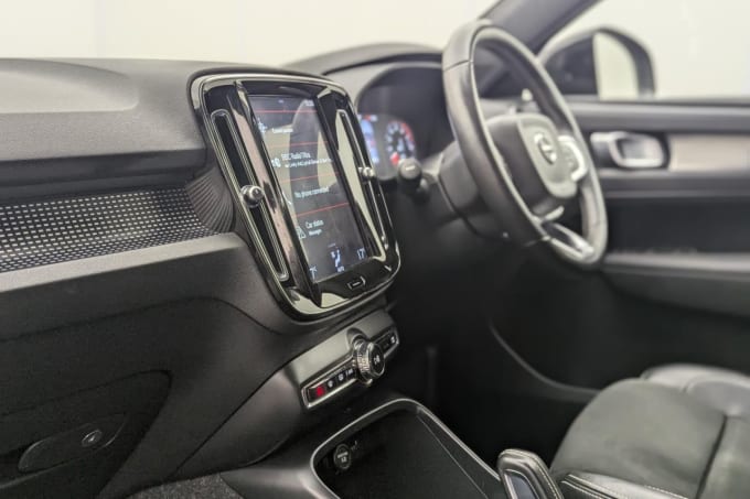 2025 Volvo Xc40