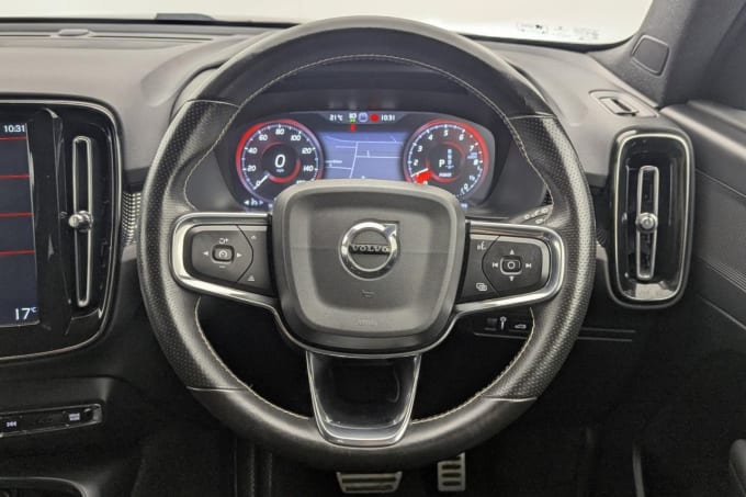 2025 Volvo Xc40