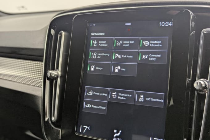 2025 Volvo Xc40