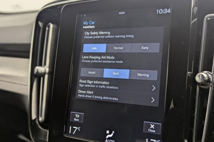 2025 Volvo Xc40