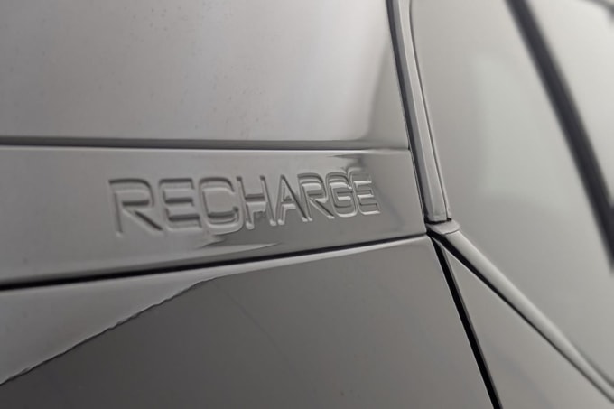 2025 Volvo Xc40