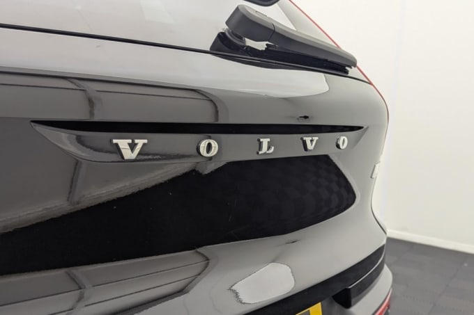 2025 Volvo Xc40