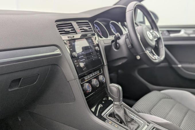 2025 Volkswagen Golf