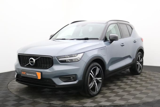 2025 Volvo Xc40