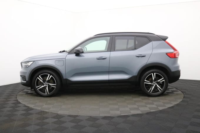 2025 Volvo Xc40