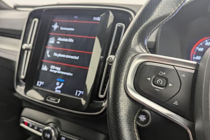 2025 Volvo Xc40