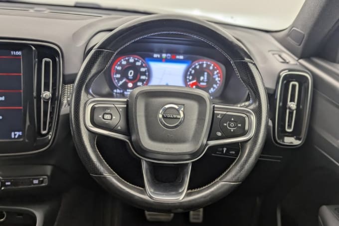 2025 Volvo Xc40