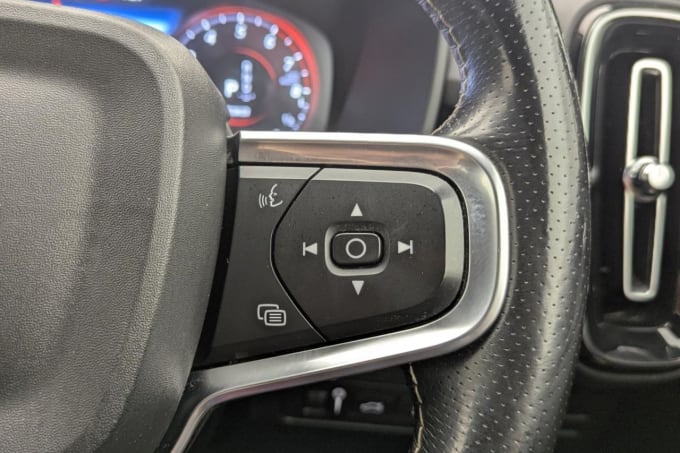 2025 Volvo Xc40
