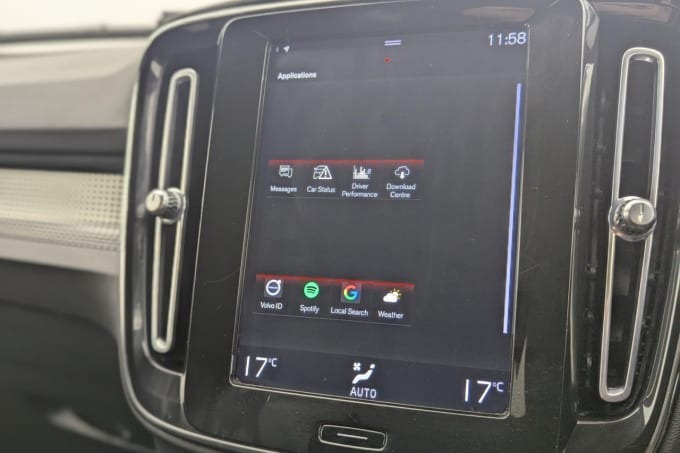 2025 Volvo Xc40