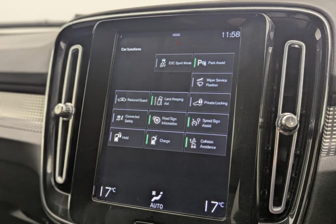 2025 Volvo Xc40