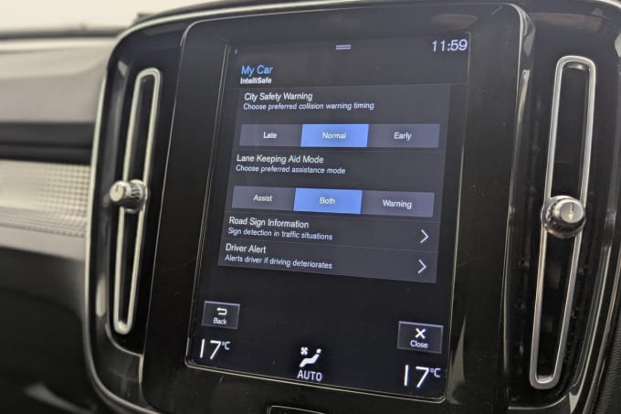 2025 Volvo Xc40