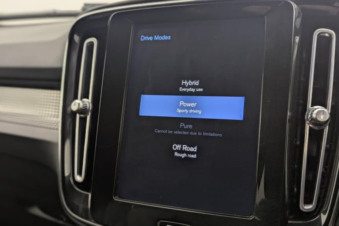 2025 Volvo Xc40