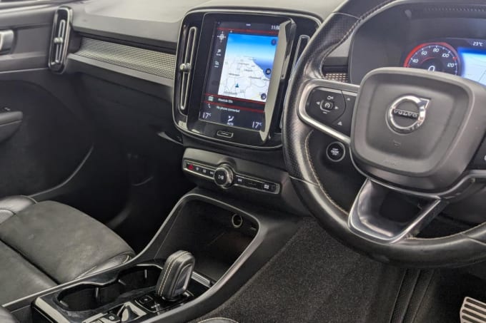 2025 Volvo Xc40