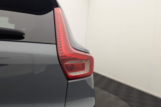 2025 Volvo Xc40
