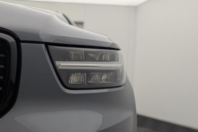 2025 Volvo Xc40
