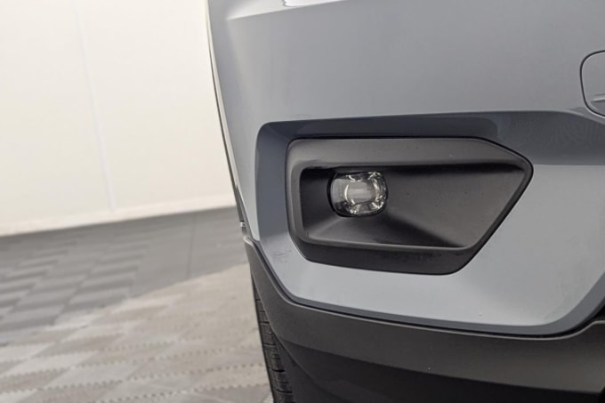2025 Volvo Xc40