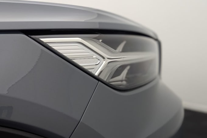 2025 Volvo Xc40
