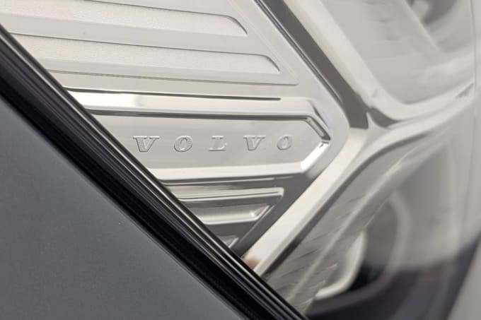 2025 Volvo Xc40