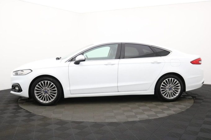 2025 Ford Mondeo
