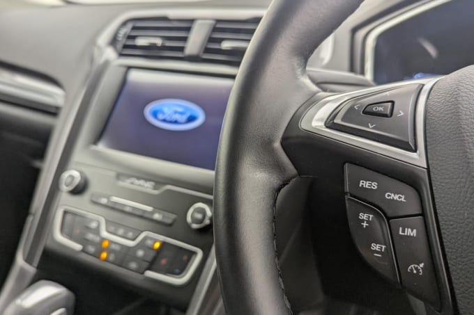 2025 Ford Mondeo