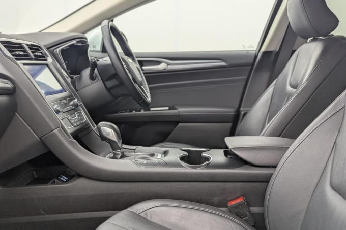 2025 Ford Mondeo