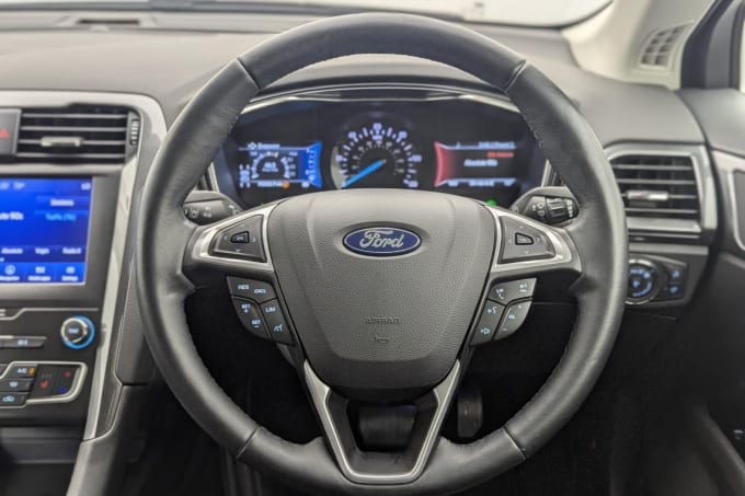 2025 Ford Mondeo