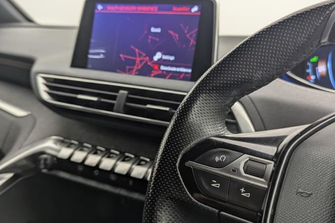 2025 Peugeot 5008