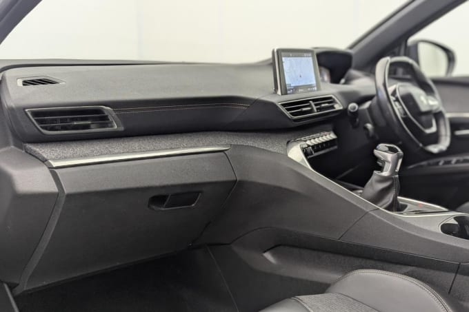 2025 Peugeot 5008