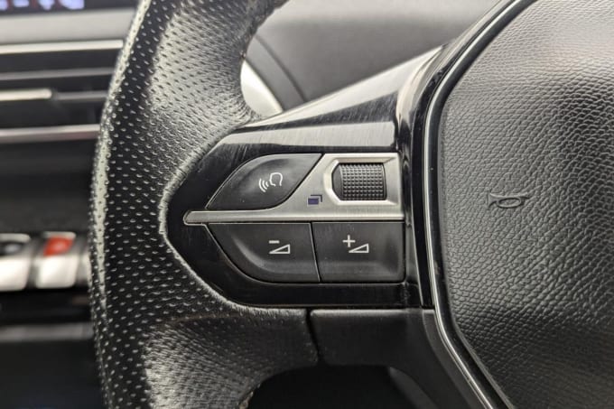 2025 Peugeot 5008