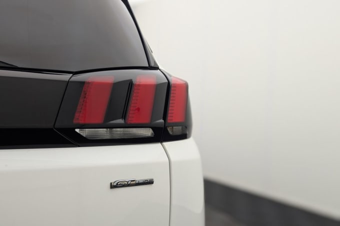 2025 Peugeot 5008
