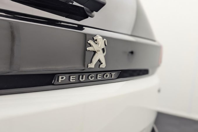 2025 Peugeot 5008
