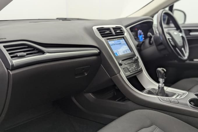 2025 Ford Mondeo