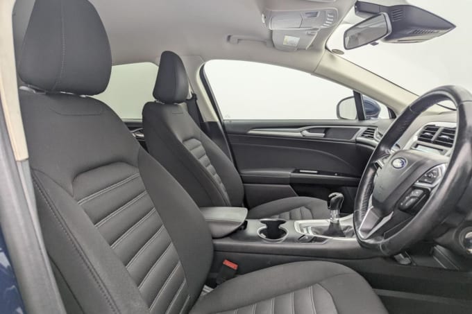2025 Ford Mondeo