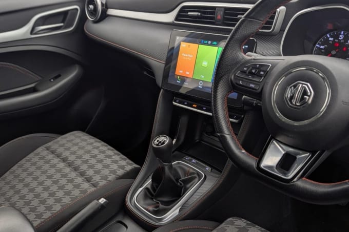2025 Mg Mg Zs